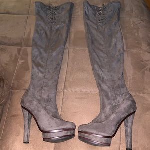 Jennifer Lopez X Kohl’s OTK Boots in Gray Suede